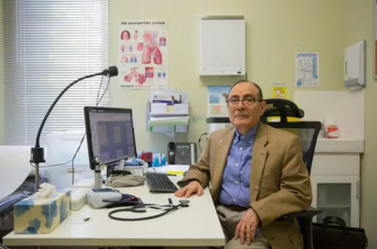 Dr. Carlos Robalino